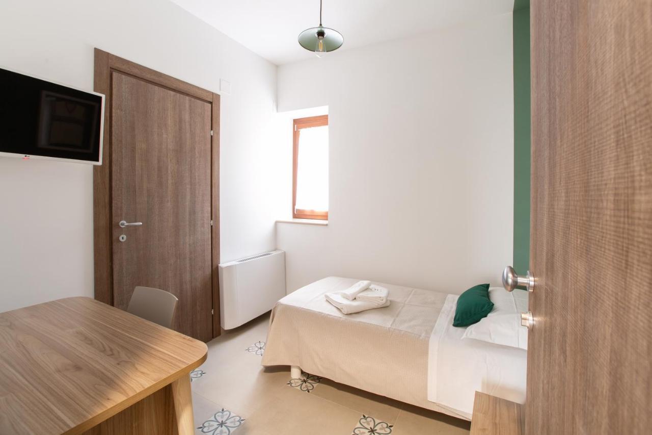 Locanda Ballaro Relais Di Campagna Deliceto Exterior foto