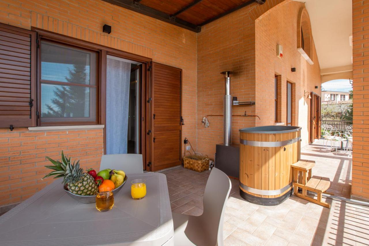 Locanda Ballaro Relais Di Campagna Deliceto Exterior foto